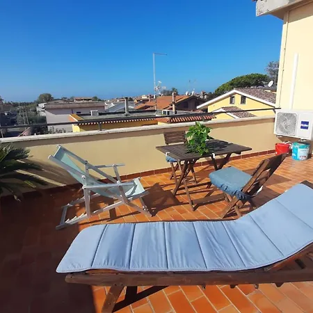 La Terrazza Sul Faro Apartment *